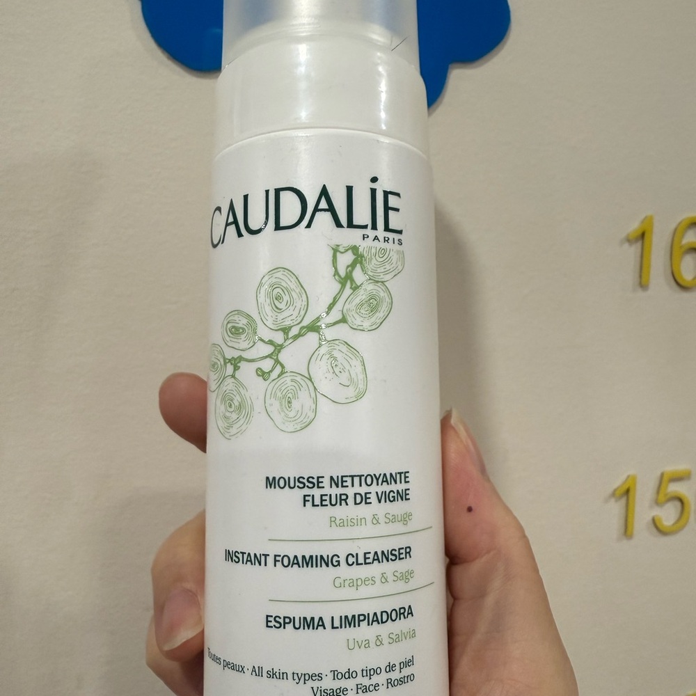 Caudalie  Foaming Cleanser - Picture 2 of 4